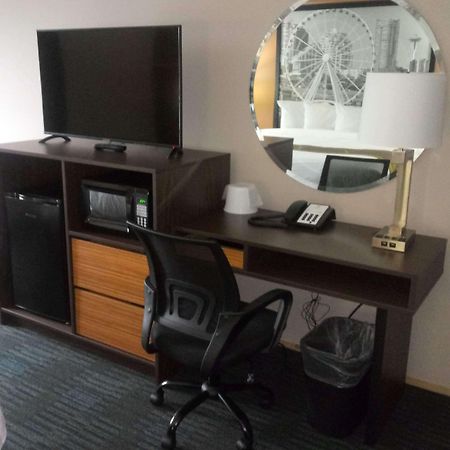 Super 8 By Wyndham Lynnwoodモーテル エクステリア 写真