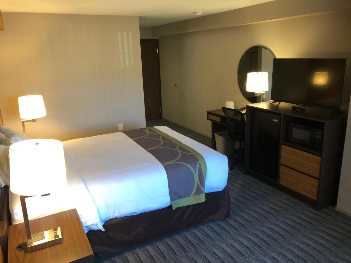 Super 8 By Wyndham Lynnwoodモーテル エクステリア 写真
