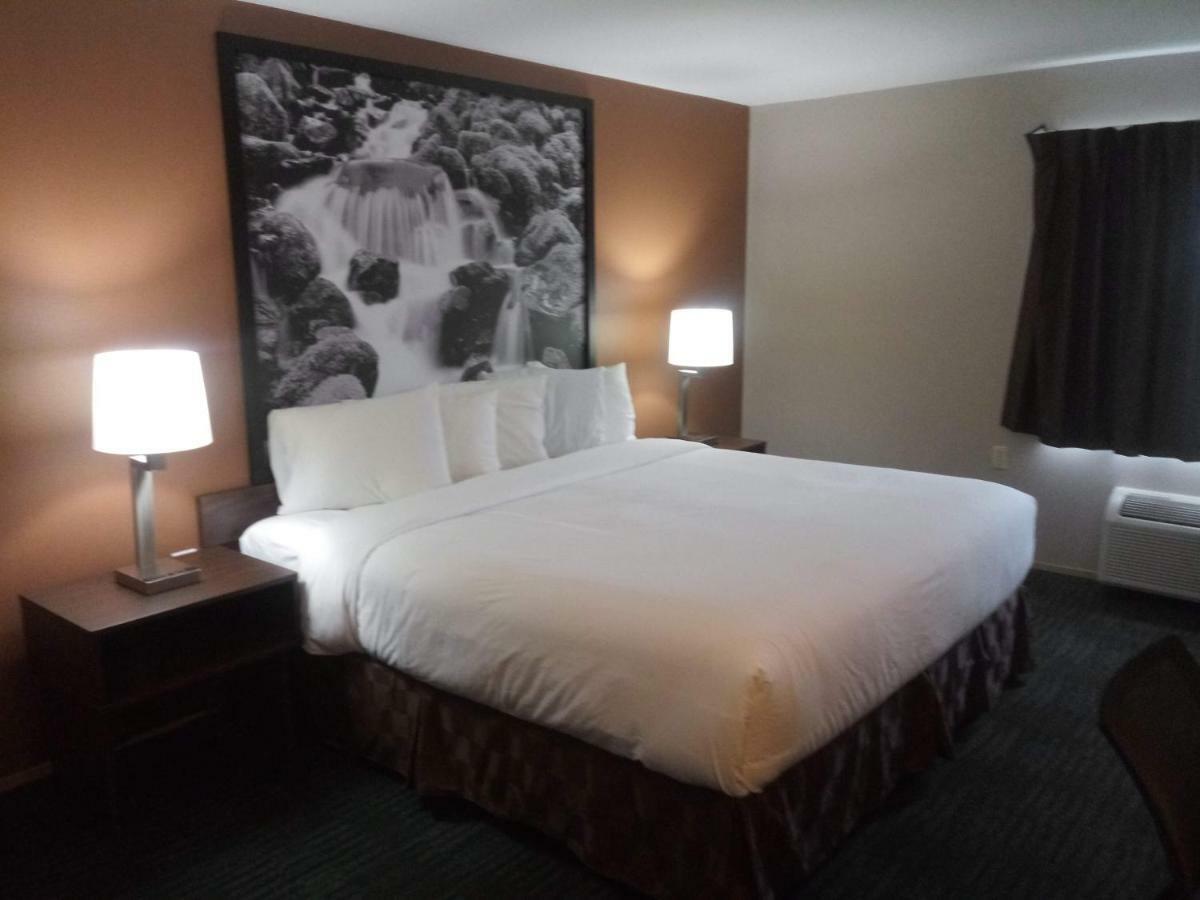Super 8 By Wyndham Lynnwoodモーテル エクステリア 写真