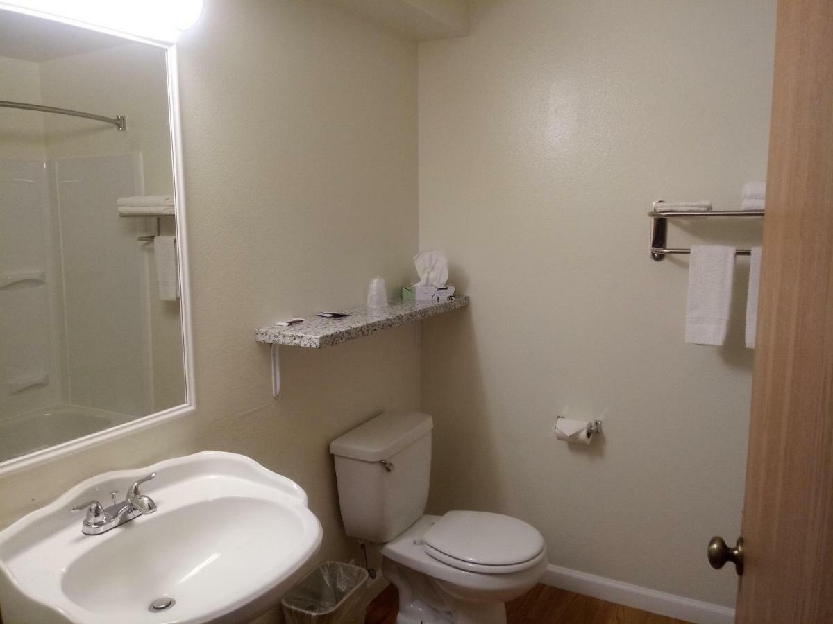 Super 8 By Wyndham Lynnwoodモーテル エクステリア 写真