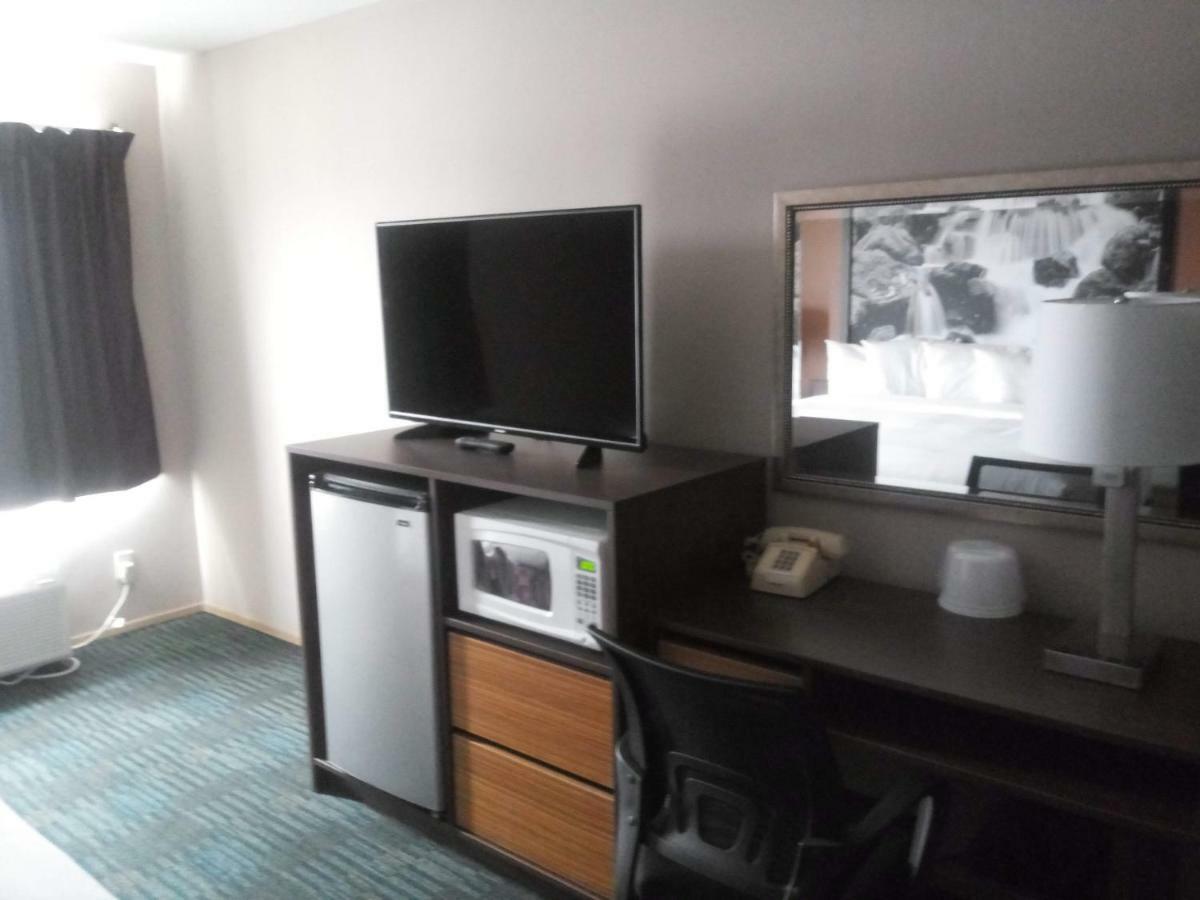 Super 8 By Wyndham Lynnwoodモーテル エクステリア 写真